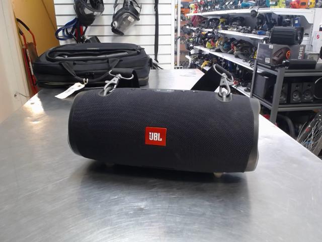 Jbl xtreme 2 + chargeur