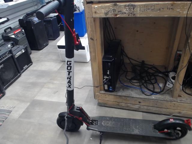 Scooter electrique noire rouge pliable