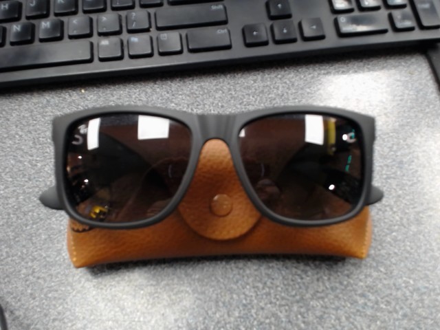 Lunettes de soliel rayban