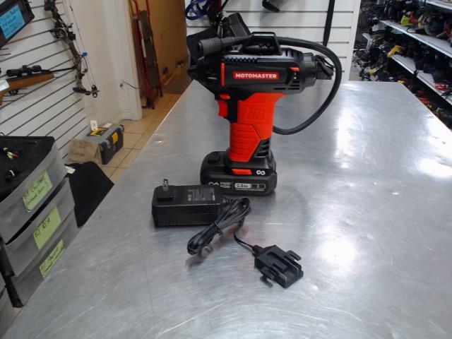 Pompe a air motomaster avec batt + charg