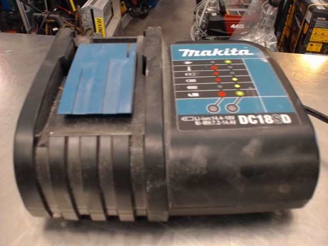 Chargeur makita