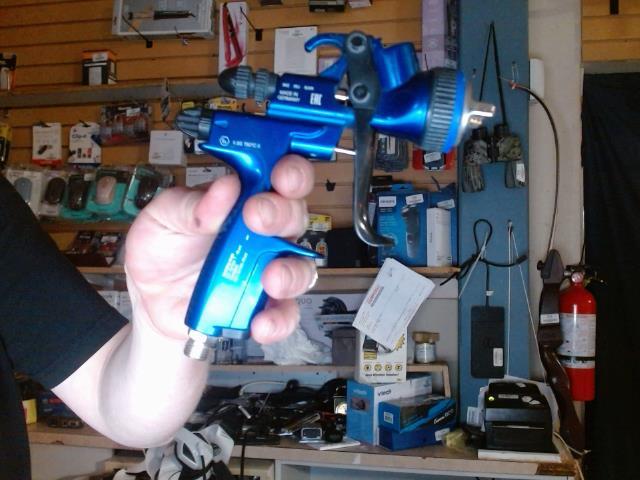 Gun a peinture bleu