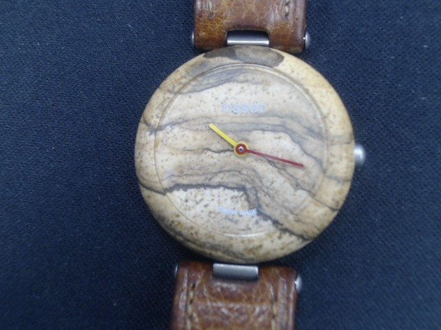 Montre quartz en roche