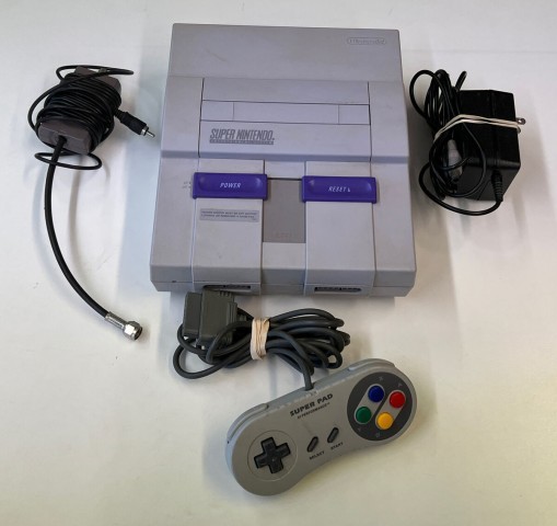 Console snes + manette + fils