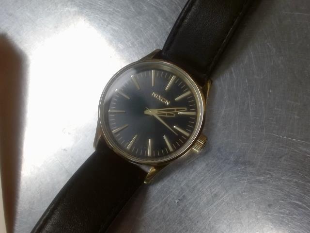 Montre nixon the sentry 38