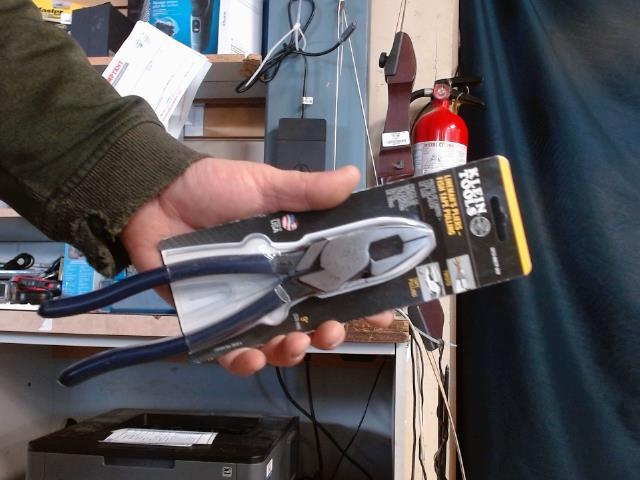 Lineman pliers