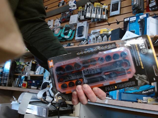 Socket wrench set