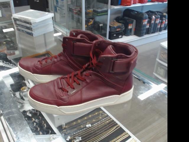 Souliers gucci size 9 strong red