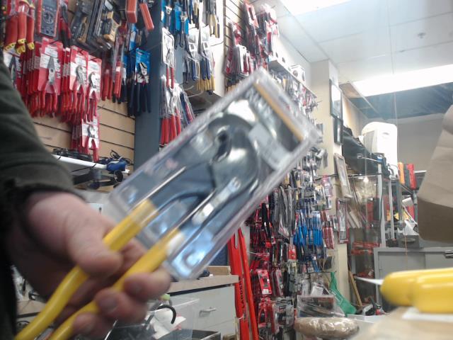 Plier wrench