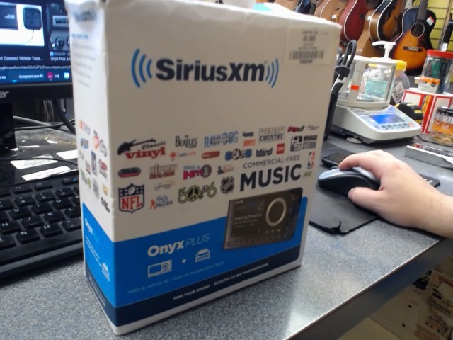 Mini radio a voitures