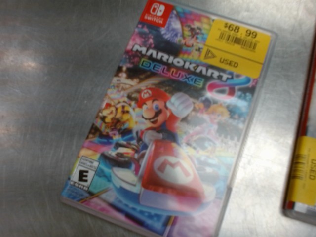 Mario kart 8 deluxe