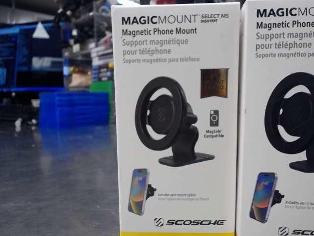 Magnetic phone mount scosche
