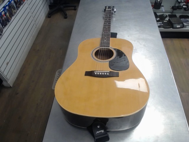 Guitare accoustique maestro