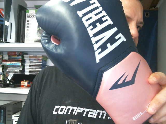 Gant de boxe rose bleu