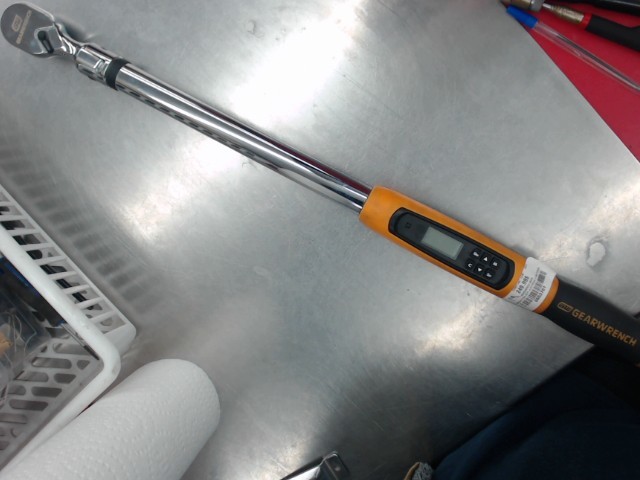 Wrench pour auto lectrique a batteries