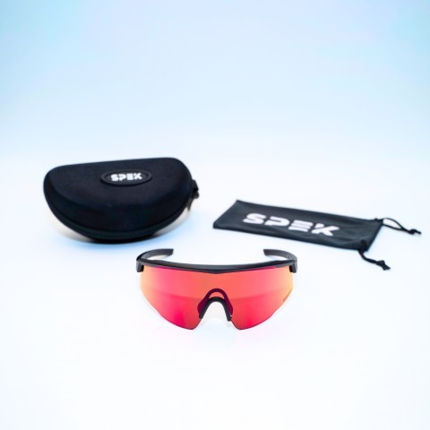 Lunette de soleil neuve dans boite