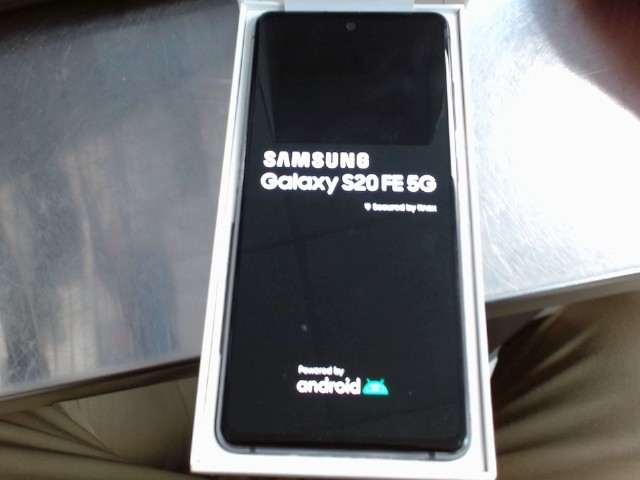 Galaxy s20 fe avec boite