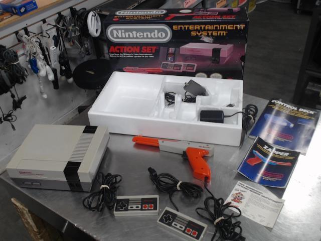 Console nes+2manette+gun+boite+livret