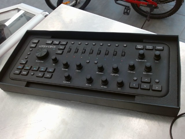 Photos video/audio editing console