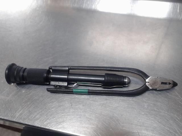 Paire de pince twist lock