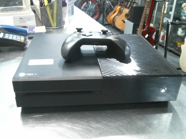 Xbox one noire 500gb avec manette