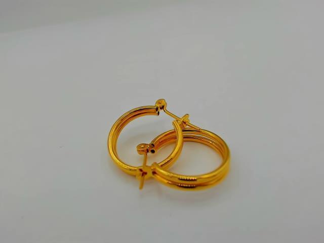 BOUCLES D OREILLES EN OR 14 KT