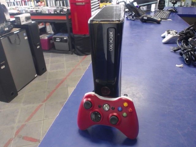 Console 250gb + manette rouge