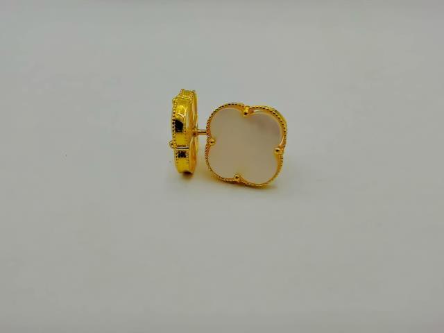 BOUCLES D OREILLES EN OR 10KT NEW