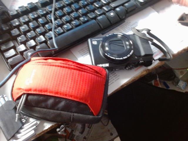Camera nikon coolpix a900 + chr batt