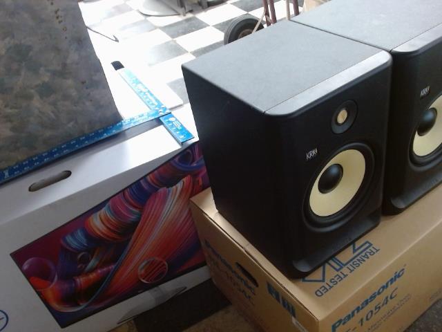 Speaker noir
