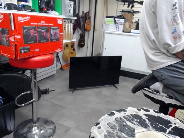 Tv 43'' 4k smart roku+man