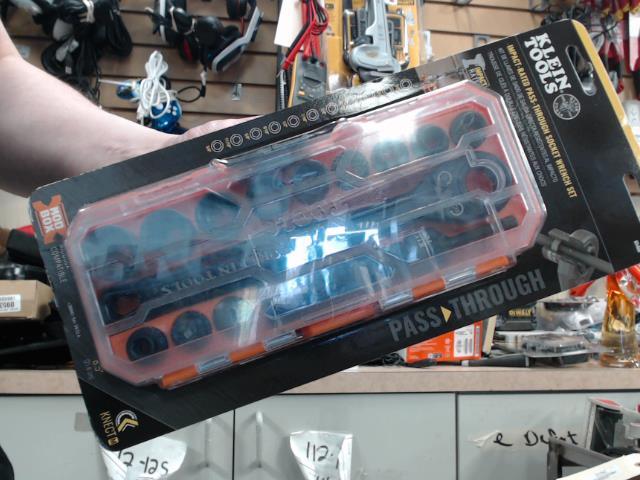 Kit socket