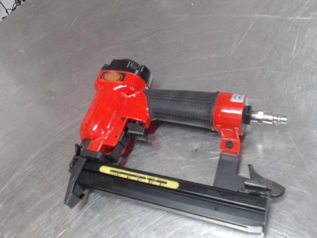 Agraffeuse air 18ga(3/8''-1'')