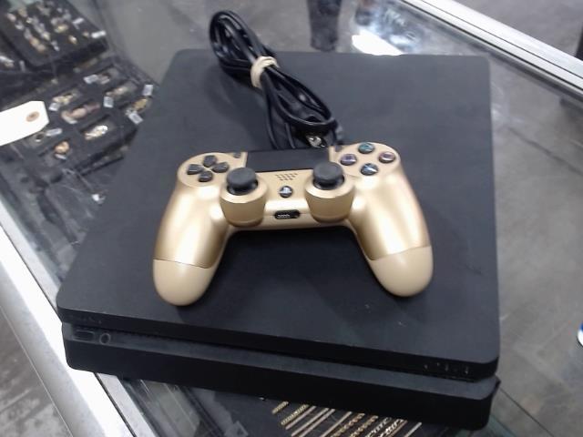Playstation 4+man+fil