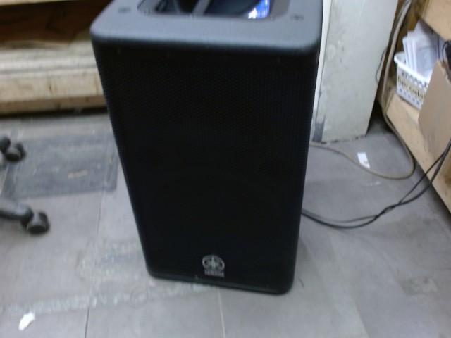Powered speaker yamaha dsr112