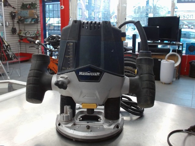 Plunge router
