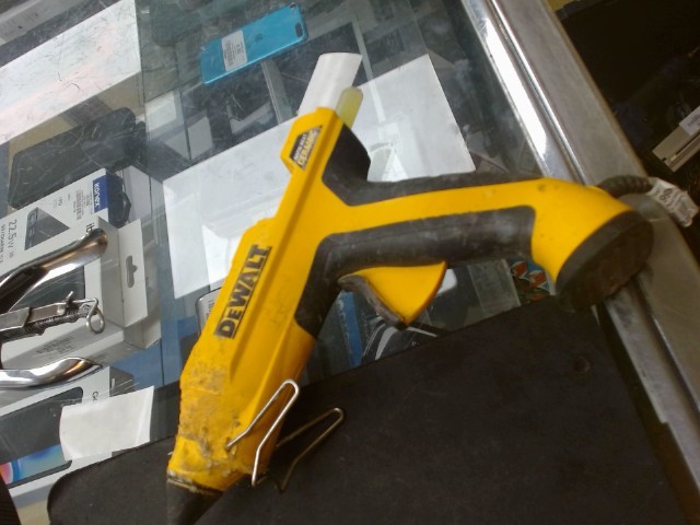 Pisto cole chaude dewalt