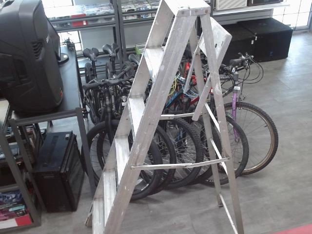 Echelle aluminium 6 pied