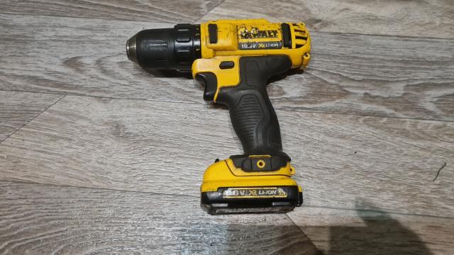 Drill dewalt avec batterie
