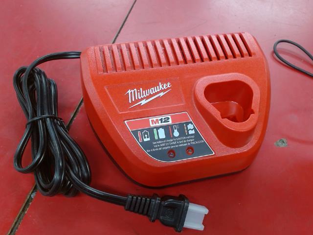 Chargeur milwaukee m12