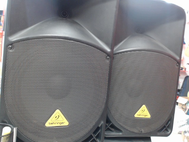 Paire speaker