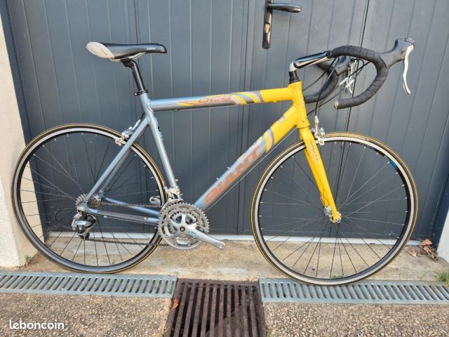 Velo de ville lger gris et jaune