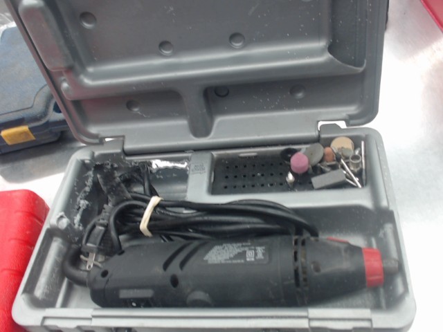 Kit de dremel dans son case