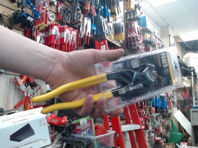 Plier wrench