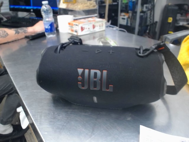 Speaker jbl xtreme 4