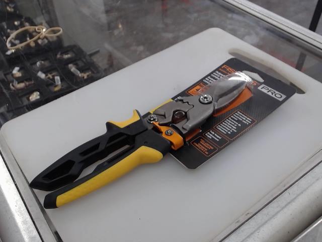 Paire de cutter(neuf)