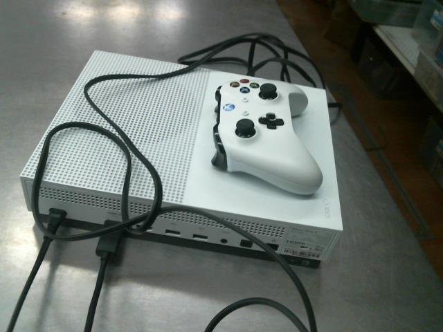 Xbox one s blanche 1 man