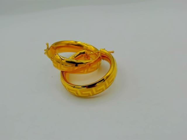 BOUCLES D OREILLES EN OR 10KT