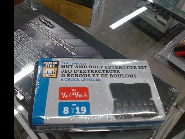 Nut and bolt extractor set