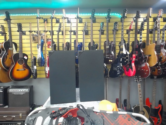 Paire de speaker de salon tres bon etas